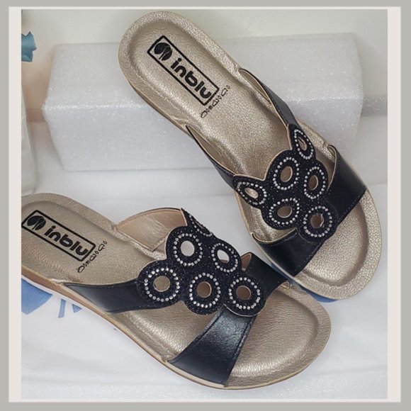 Black Rhinestone Ring Sandals - Picture 7 of 9